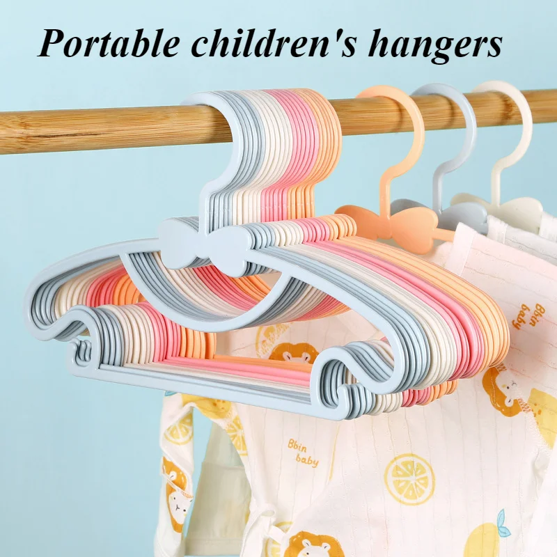 Percha de plástico para bebé – organizador portátil de ropa - imagen 2
