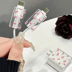 Funda protectora para cable de carga rosa con flores