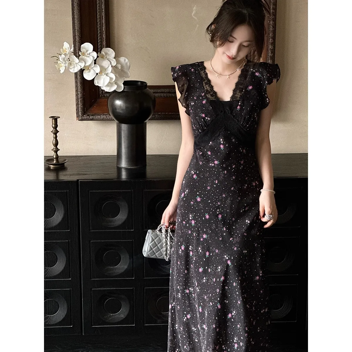 Vestido floral de encaje negro con tirantes para niñas