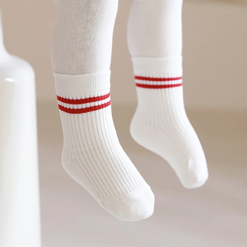 Calcetines deportivos de algodón suave a rayas para niño - imagen 3