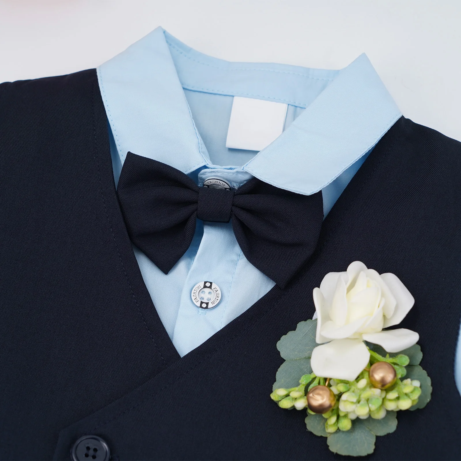 Traje de boda para niño con chaleco, camisa y pajarita