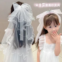 Velo largo de princesa para niños con horquilla floral blanca