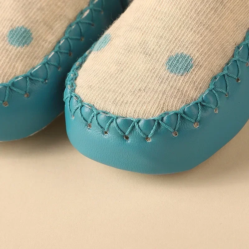 Calcetines antideslizantes con suela de goma para bebé - imagen 4
