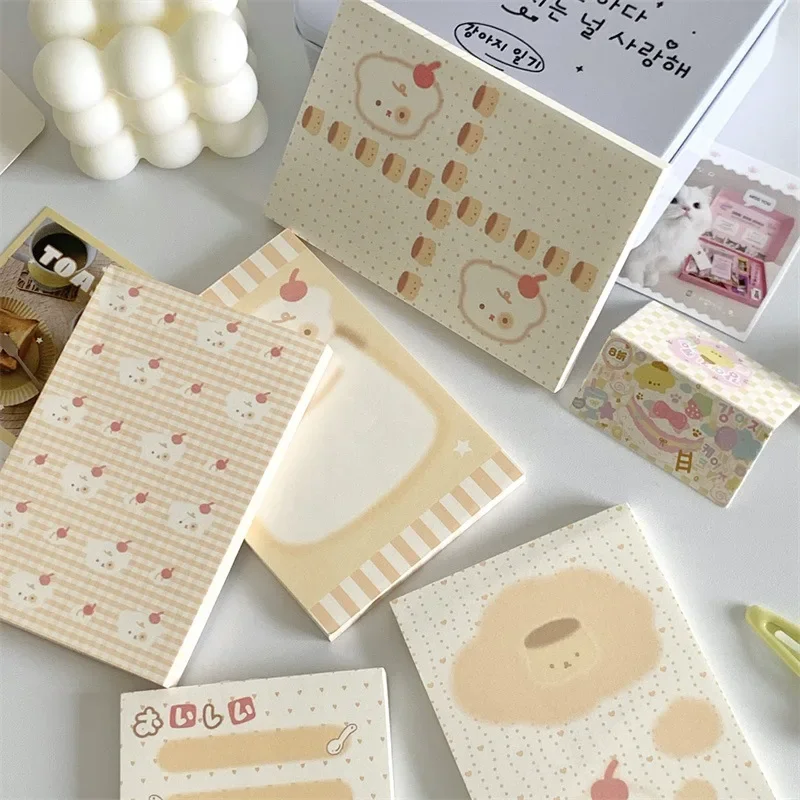 Collage de varias hojas kawaii usadas en un diario