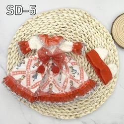 Muñeca BJD articulada con ropa navideña para regalar