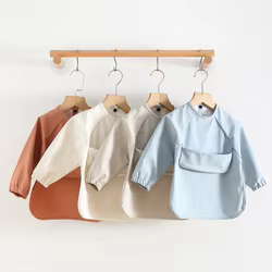 Babero impermeable manga larga para bebés – Con bolsillo, varios colores