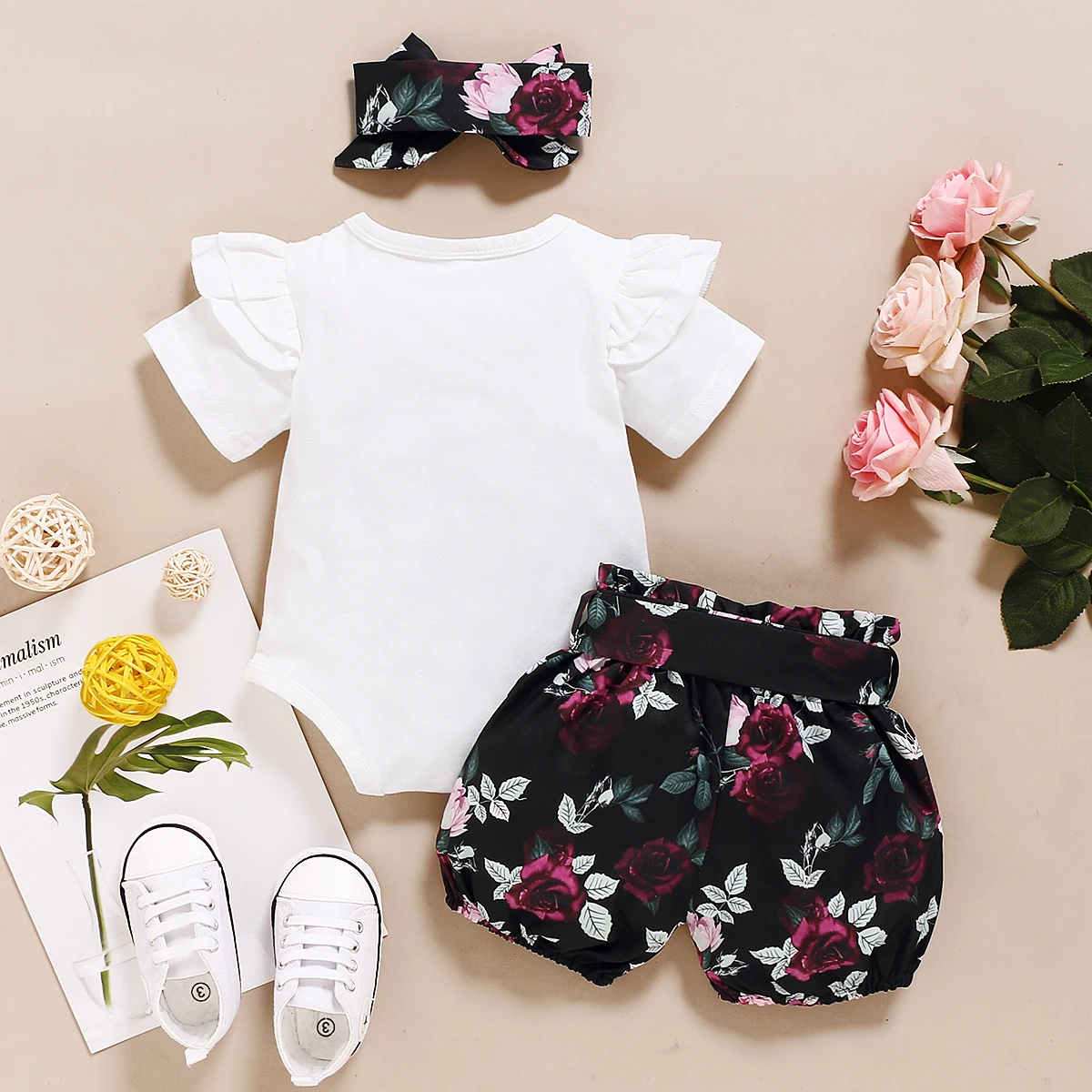 Conjunto verano para bebé niña: pelele y shorts florales con diadema - imagen 4