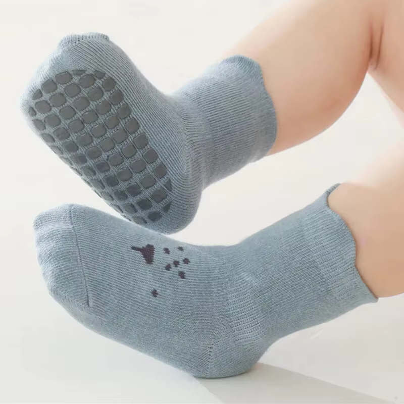 Calcetines antideslizantes de algodón con dibujos animados para bebé – 3 pares - imagen 3