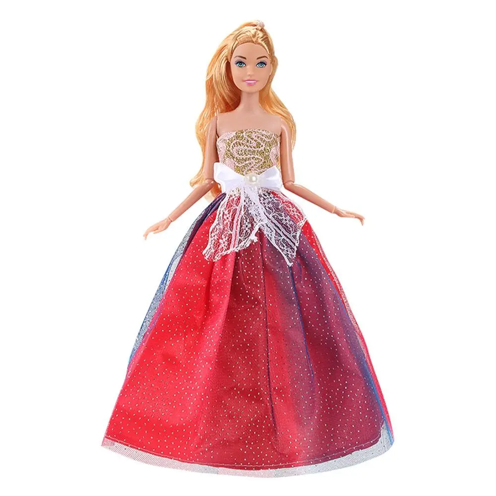 Vestido de novia para muñeca en distintos ángulos