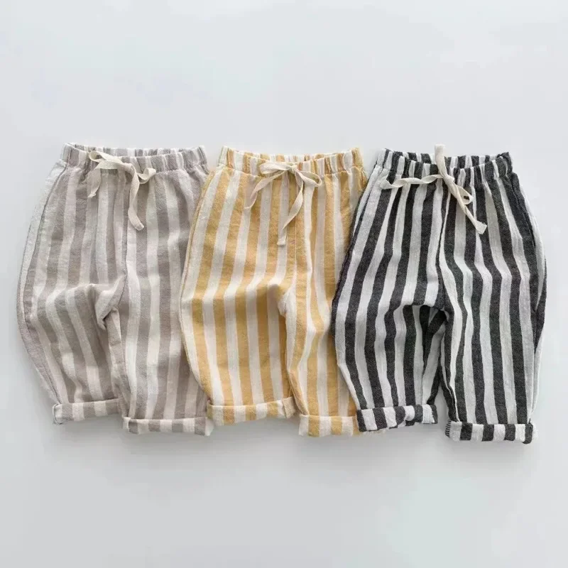 Pantalones de bebé a rayas sueltos para primavera y verano