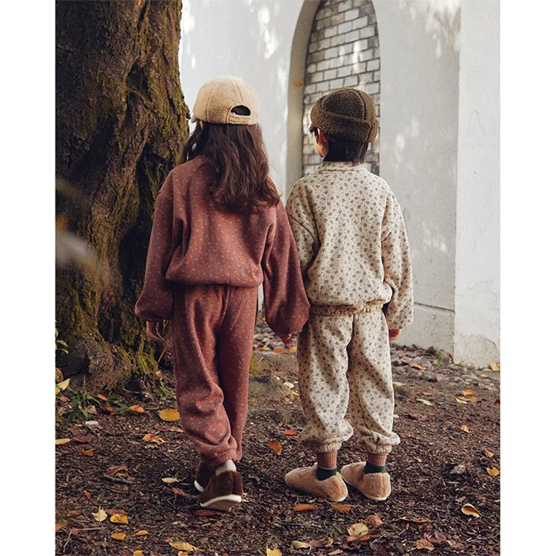 Conjunto infantil de punto gofres con capucha para niños