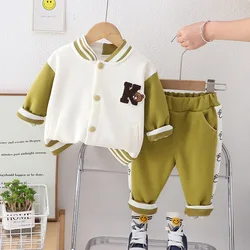 Conjunto béisbol infantil con letras, manga larga y estilo deportivo