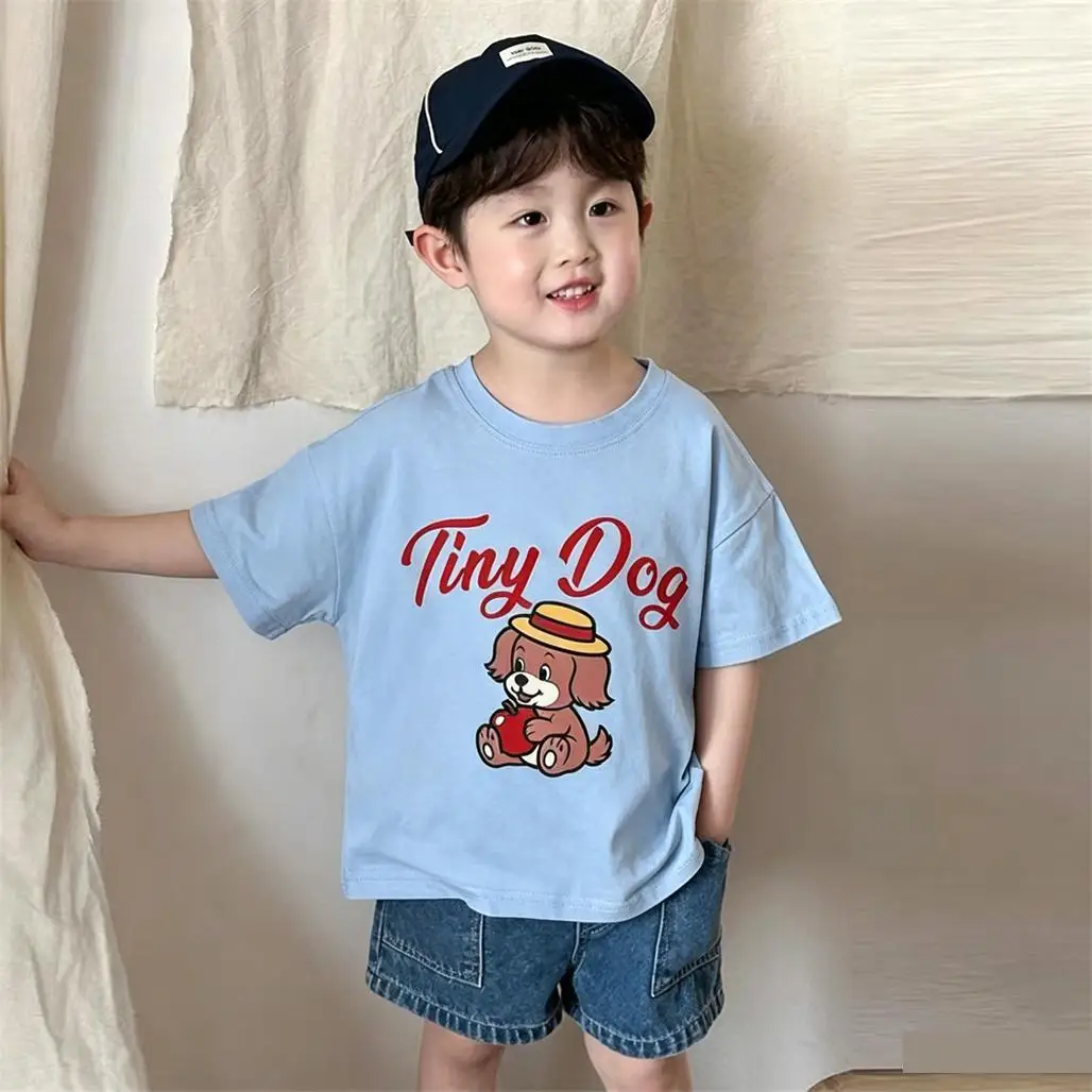 Camiseta de dibujos animados en estilo infantil