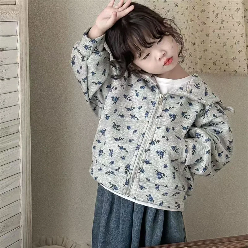 Chaqueta con capucha floral para niña Kods, cremallera