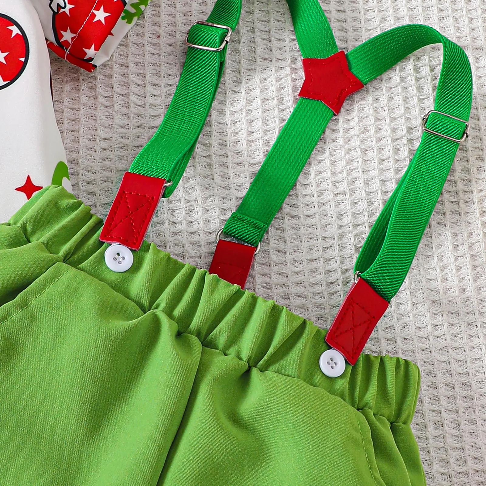 Conjunto navideño para bebé con camisa, pajarita y tirantes
