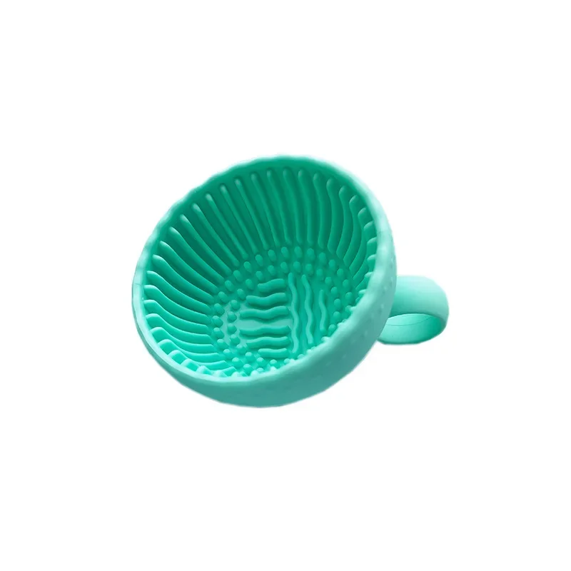 Cuenco plegable guardado en neceser
