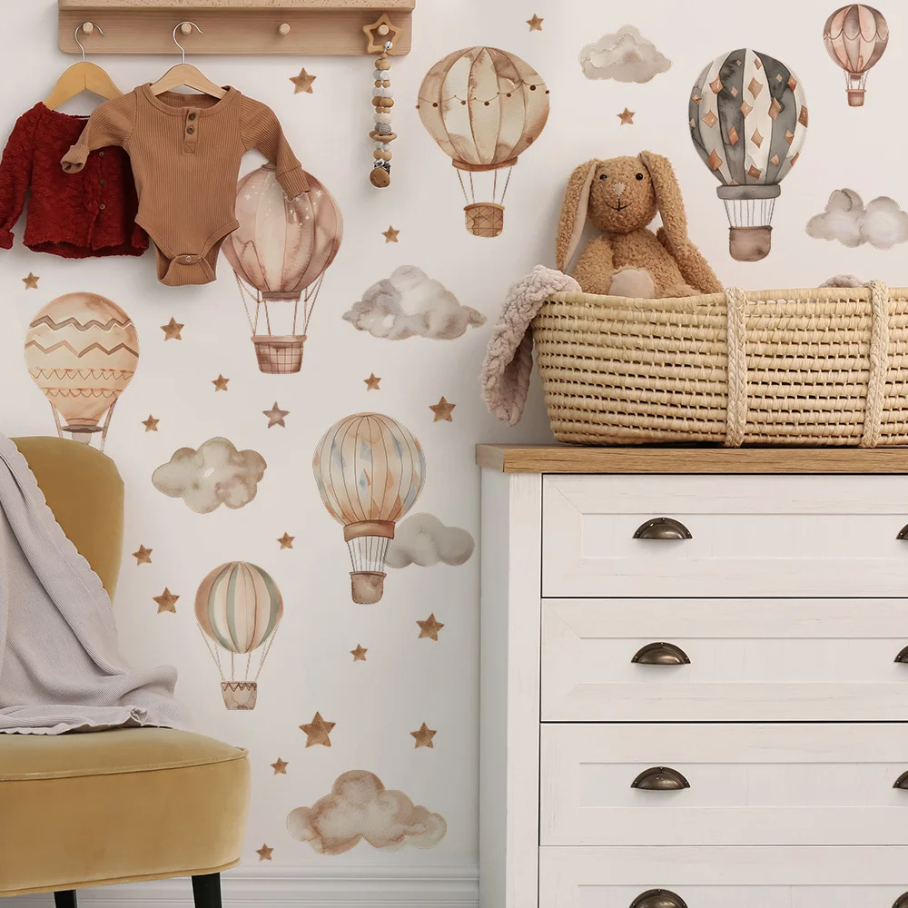 Pegatina de pared infantil con globo aerostático en acuarela bohemia - imagen 4