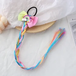 Peluca infantil arcoíris con trenzas de princesa y conchas