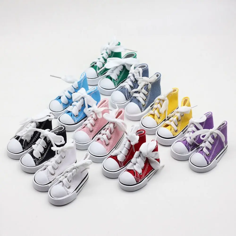 Zapatos de lona para muñecas BJD en detalle frontal
