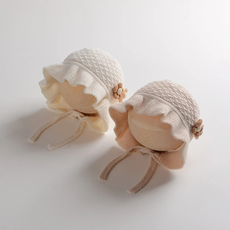 Gorro de invierno para bebé tejido con cordones estilo princesa - imagen 3