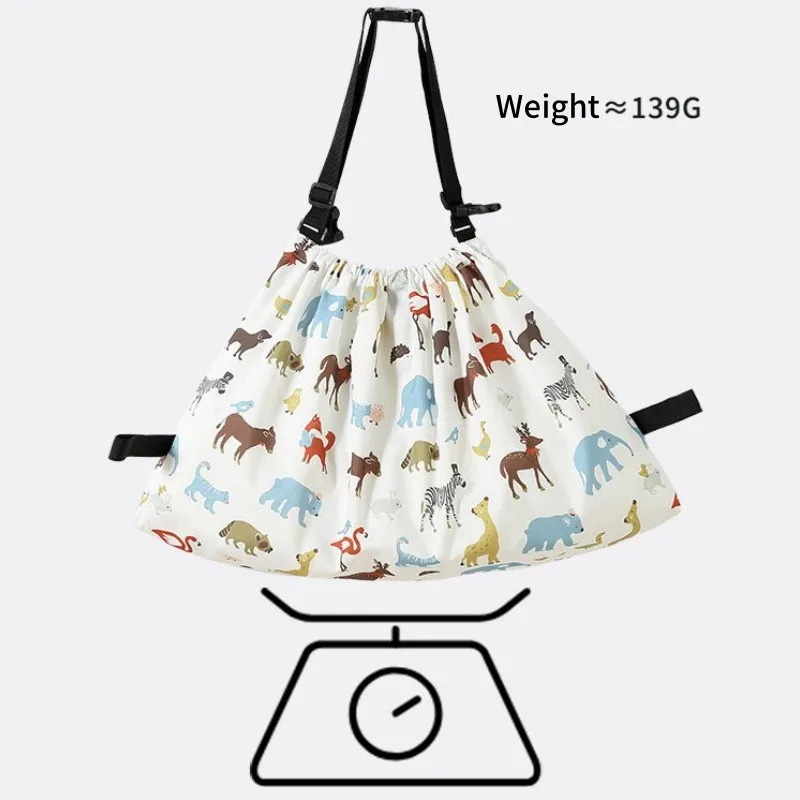 Bolsa con objetos de bebé guardados