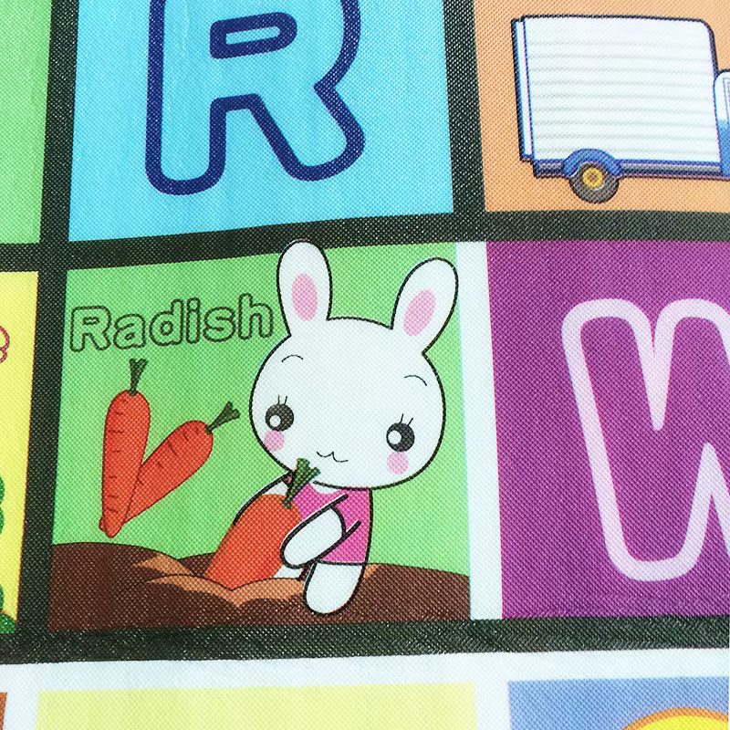 Uso educativo de la alfombra de juguete para niños
