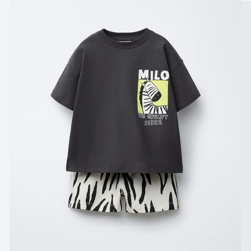 Conjunto infantil de verano con camiseta de manga corta y pantalón corto