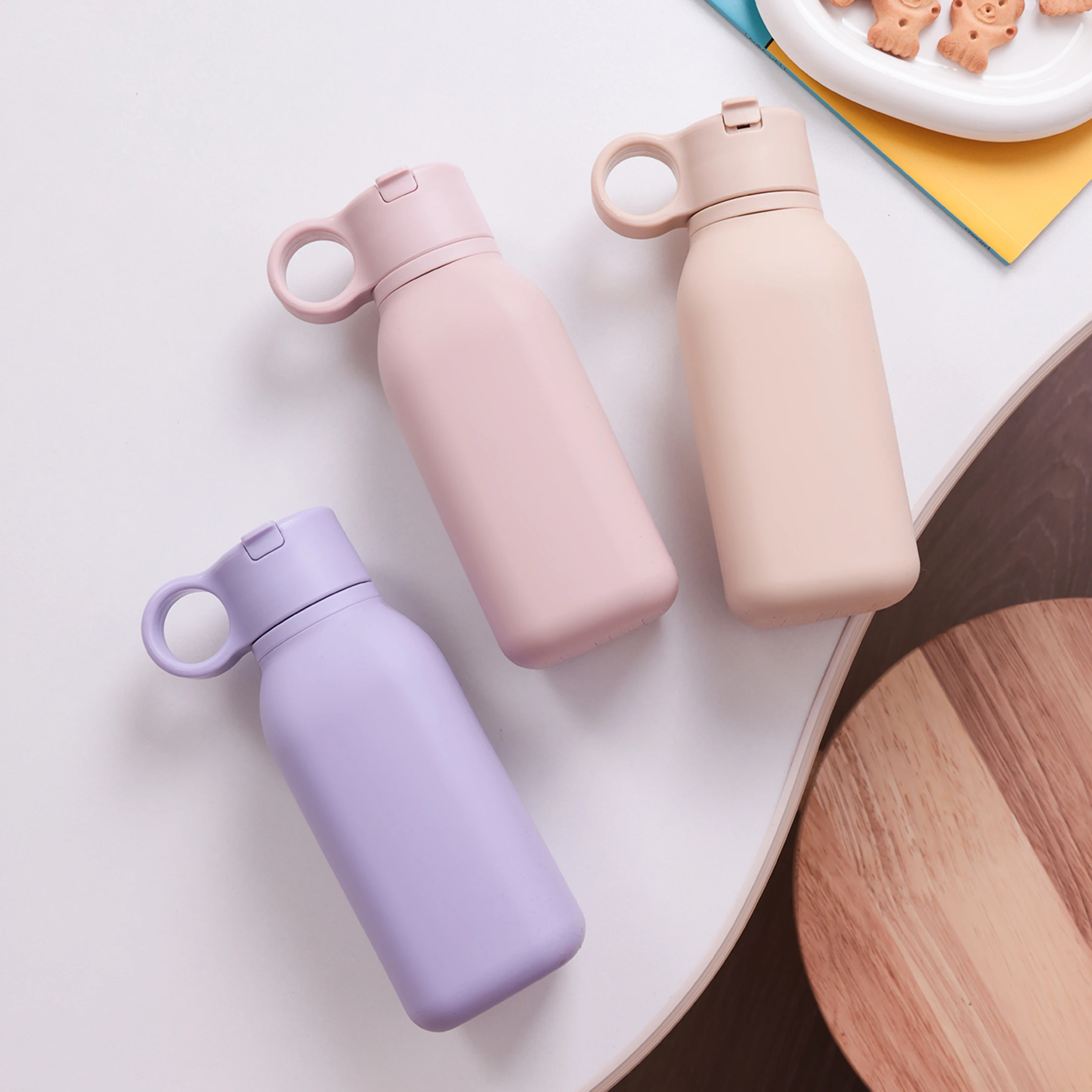 Taza de entrenamiento de silicona con tapa abatible, a prueba de fugas
