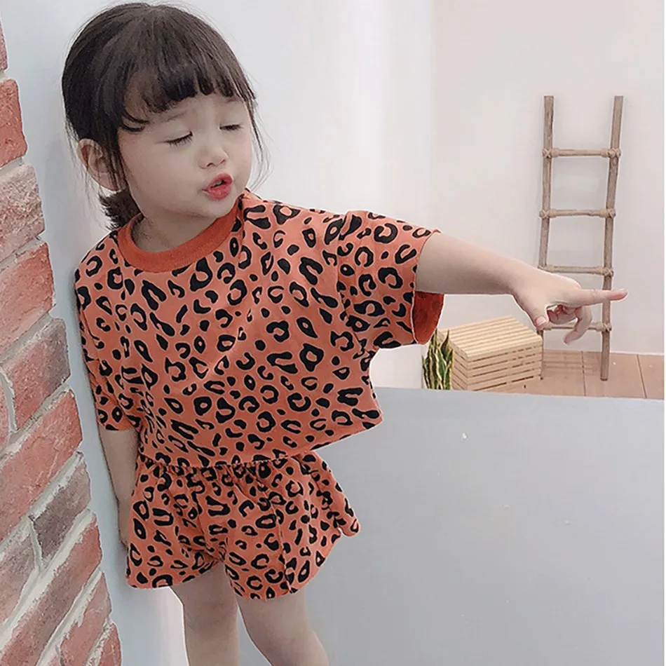 Conjunto bebé leopardos 2 piezas verano - camiseta y pantalones cortos - imagen 4