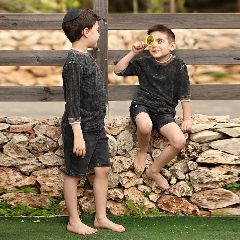 Conjunto vaquero negro acanalado camisa y pantalón bordes coloridos - imagen 5