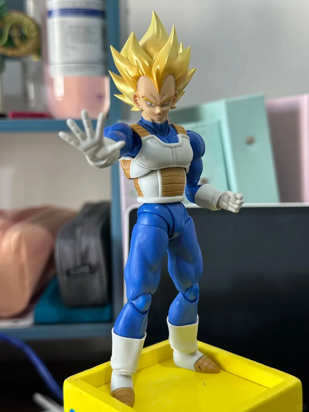 Bandai SH Figuarts Vegeta Super Saiyan figura de acción - imagen 5