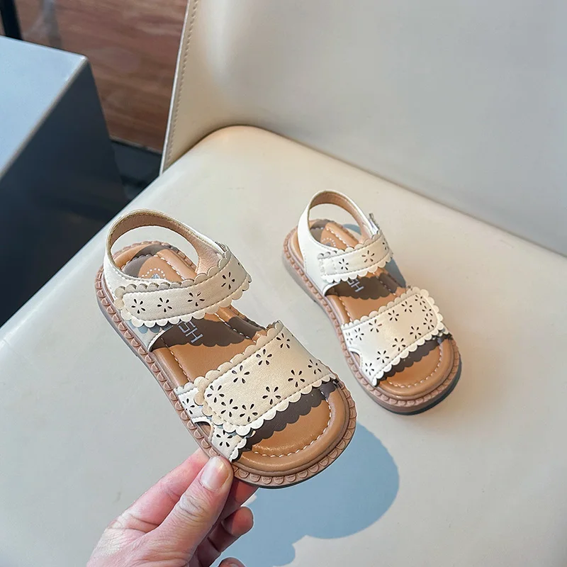 Sandalias de verano para niñas caladas con suela antiresbalante - imagen 2