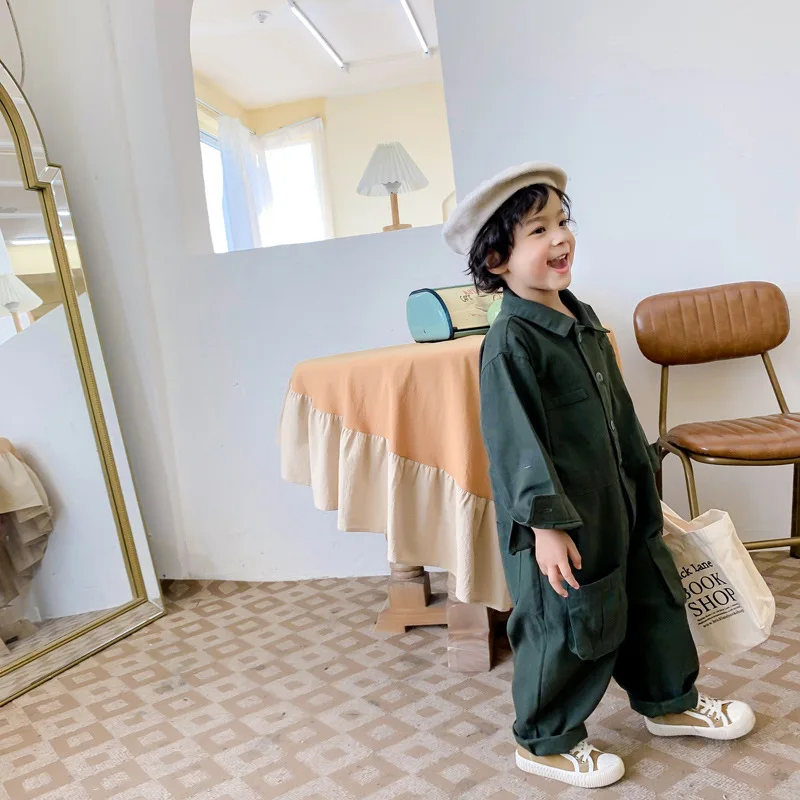 Variedad de estampados en monos infantiles