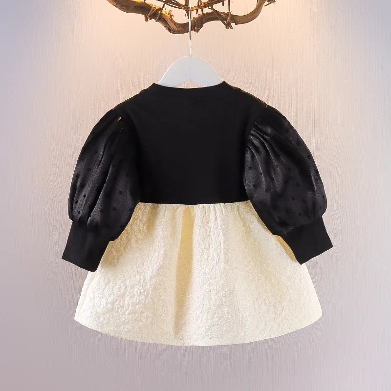 Vestido con estampado floral para niña