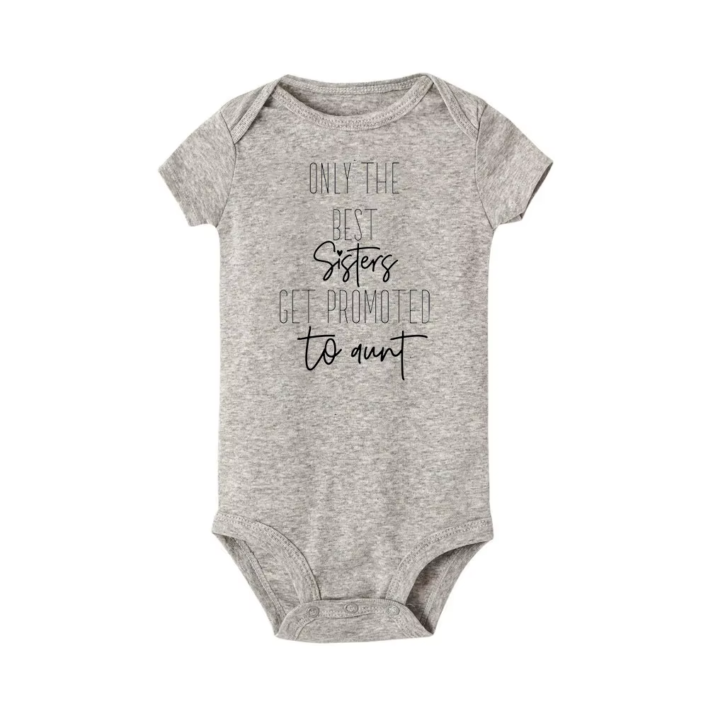 Ropa bebé anuncio embarazo original