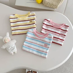Camiseta de verano para niña – Manga corta con rayas rosas y cuello redondo