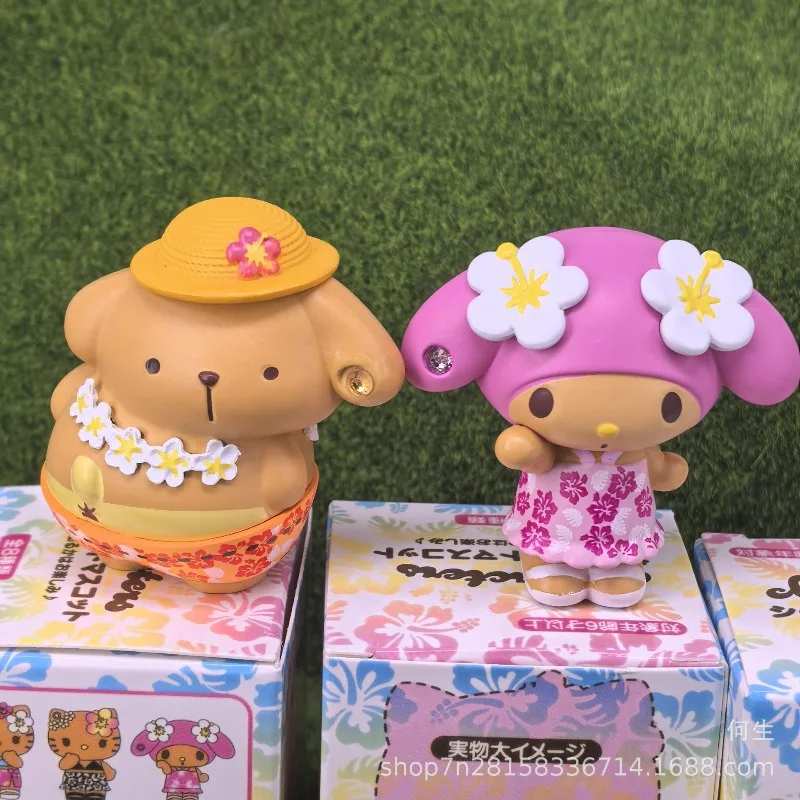 Colección completa figuras Sanrio Hawaii expuestas