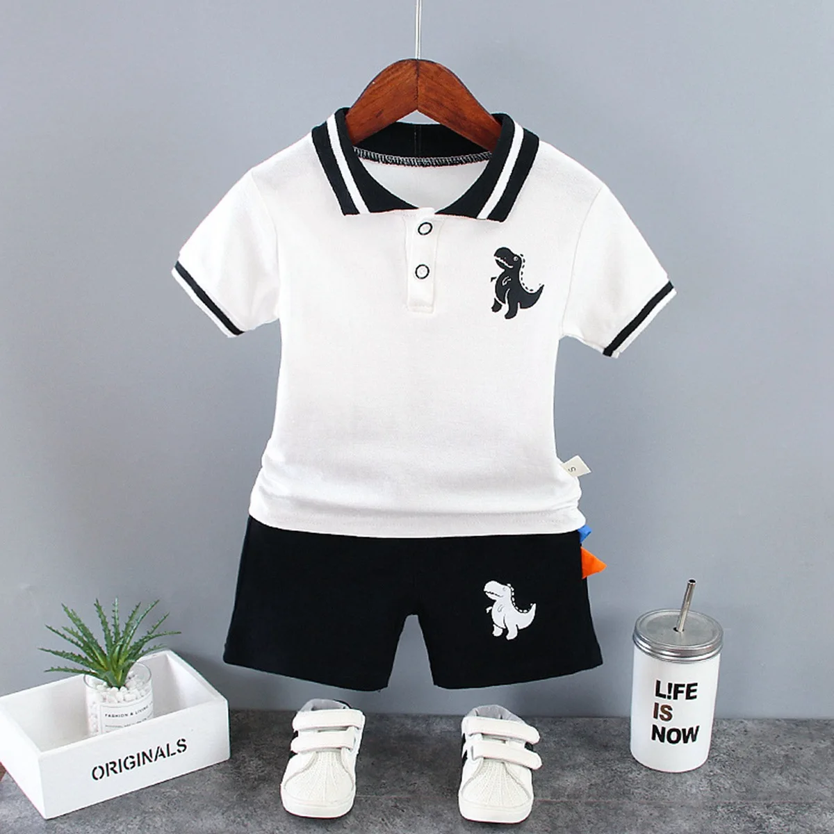 Detalle de diseño juvenil en camiseta