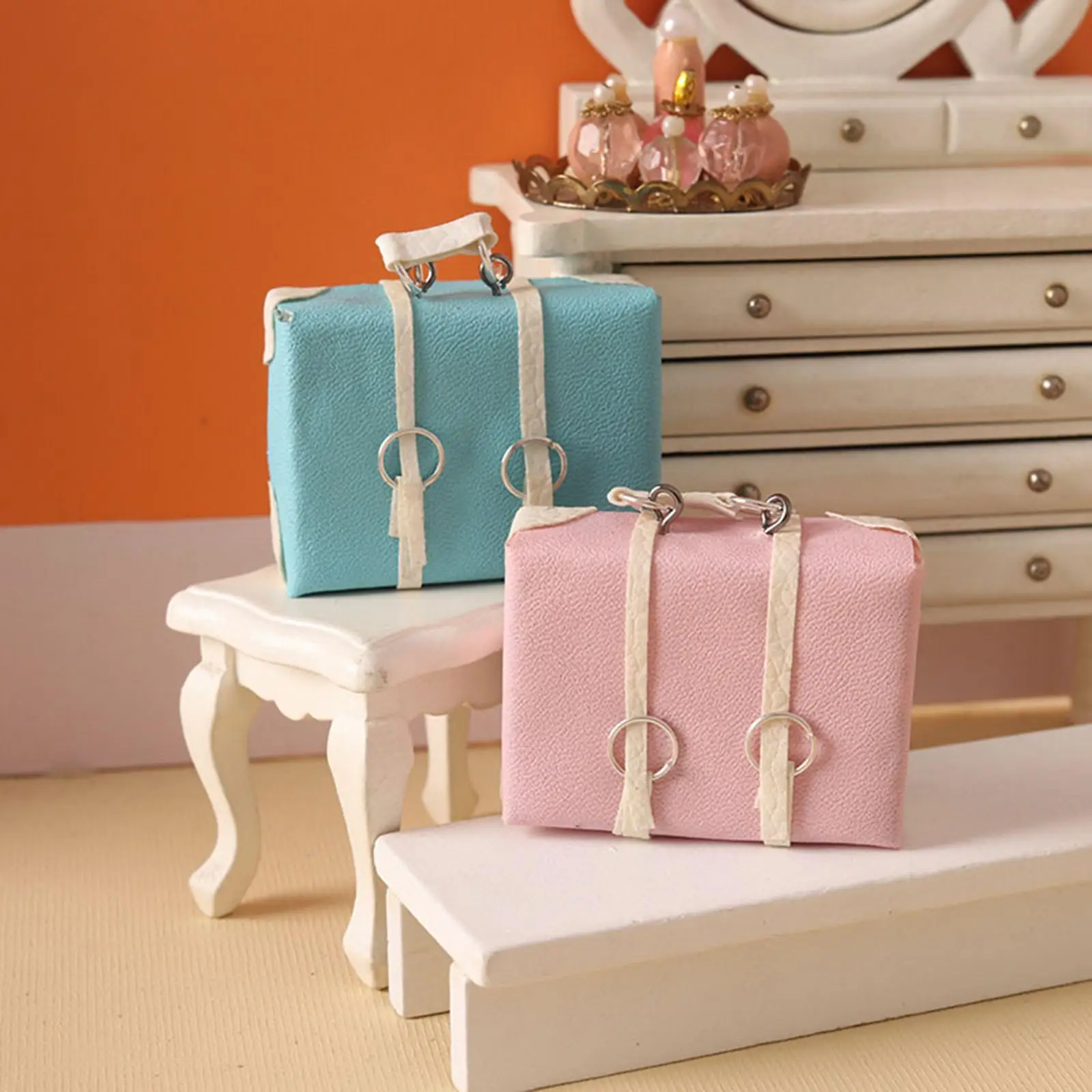 Maleta miniatura decorativa PU y madera para casa de muñecas - imagen 3
