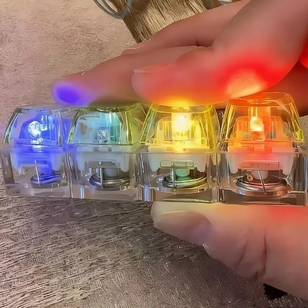 Llavero LED interactivo silencioso con luz para niños - imagen 2