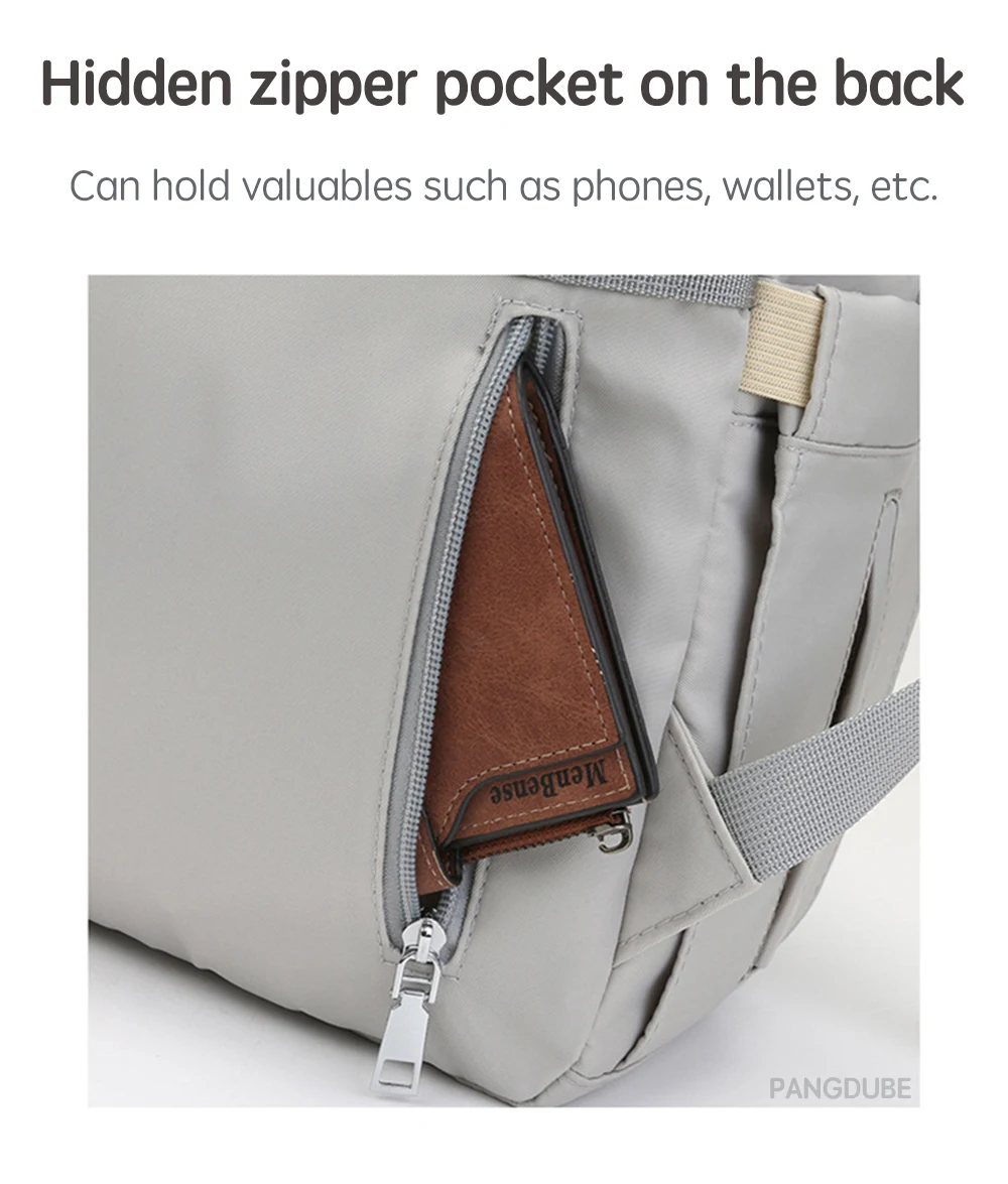 Papá ajustando las correas de la mochila