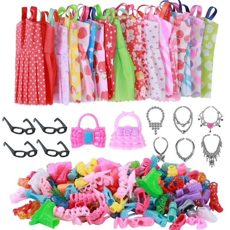 Barbie: set de ropa y accesorios para munéca