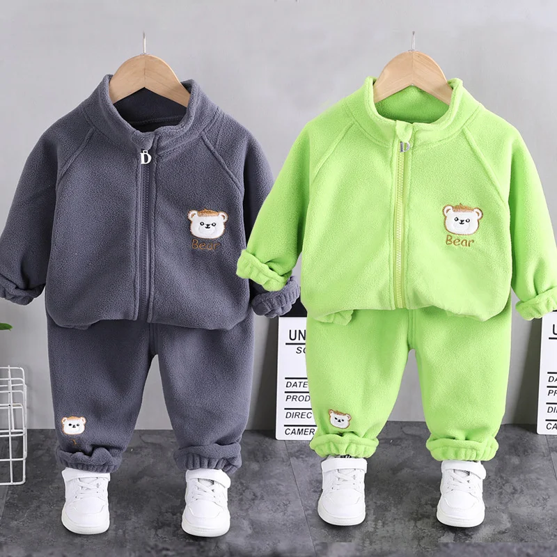 Conjunto acolchado infantil con estampado de oso