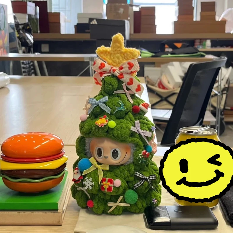 Disfraz con capucha Labubu estilo árbol de Navidad para muñeca - imagen 2