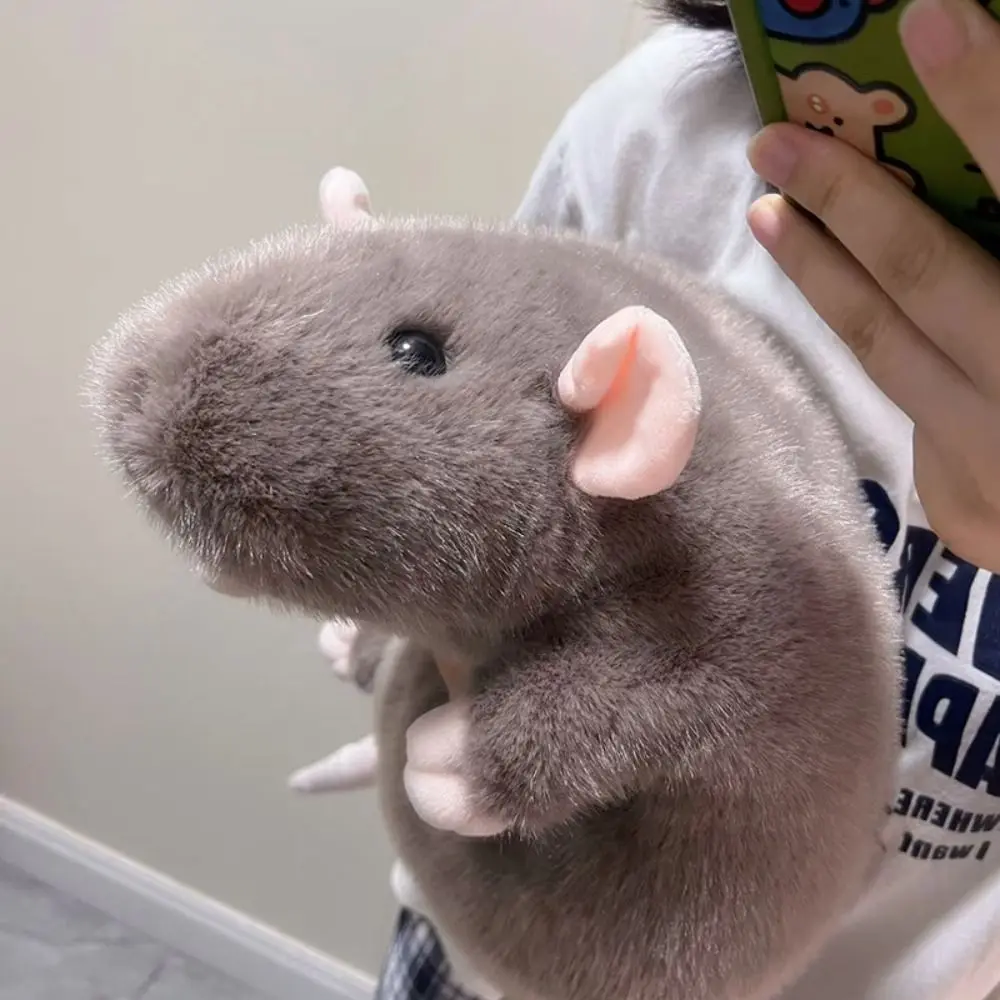 Variante de ratón de peluche blanco con flores decorativas