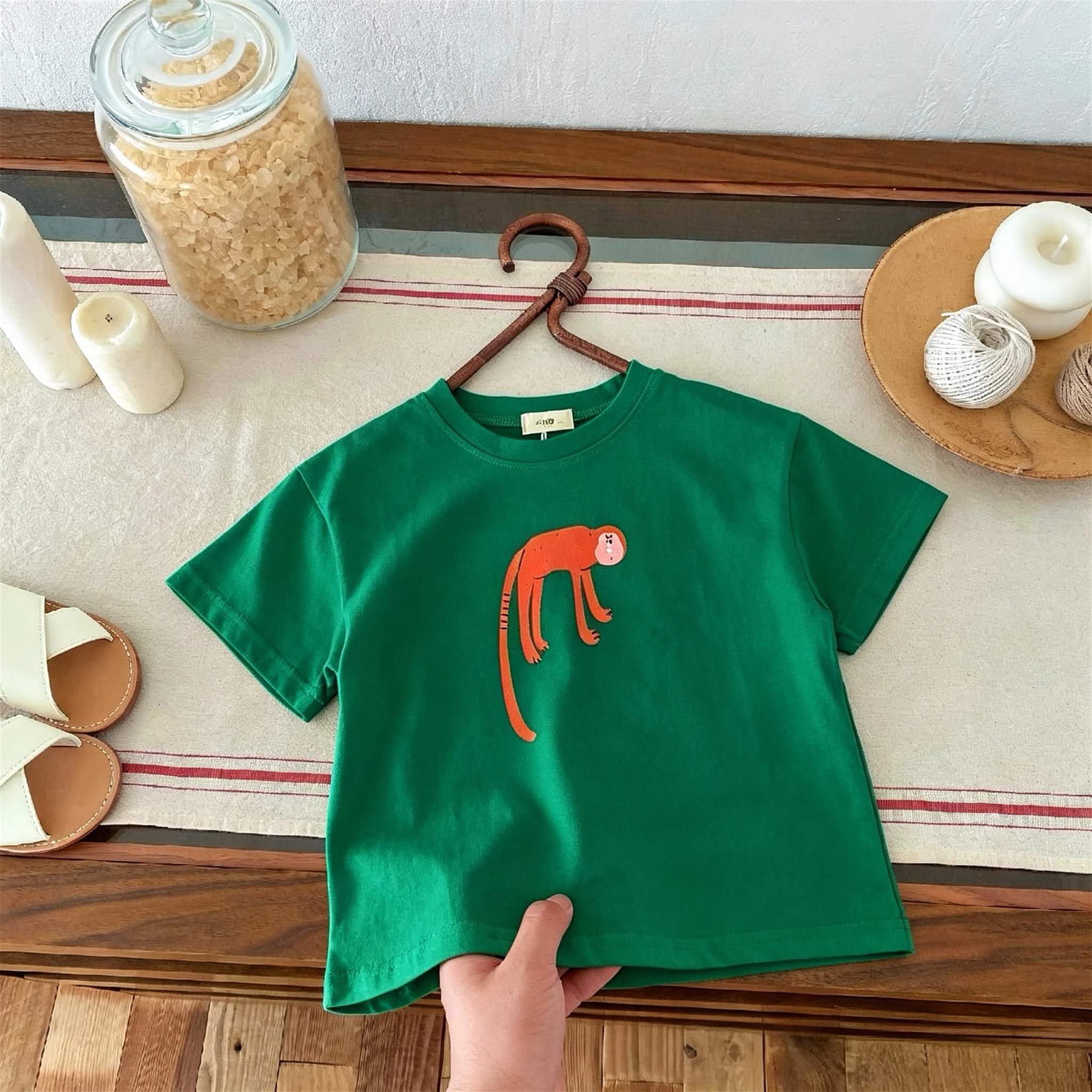 Camiseta de manga corta con estampado infantil y cuello redondo - imagen 3