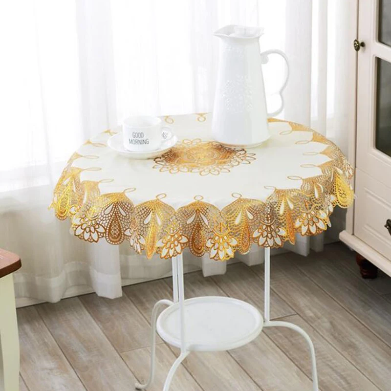 Mantel floral impermeable sobre mesa