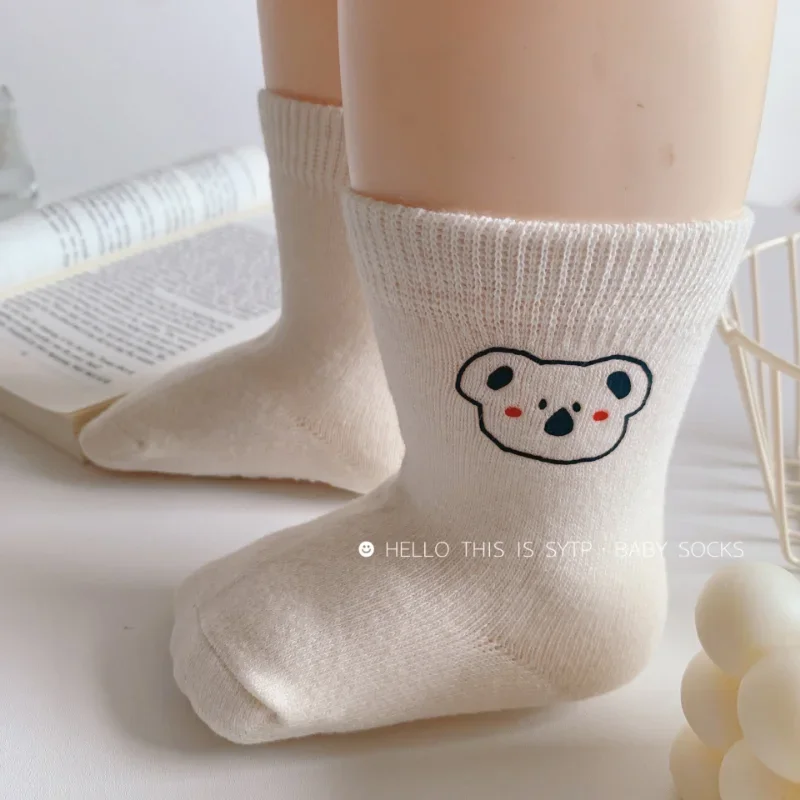 Calcetines cortos blancos de algodón suave estilo coreano para bebé