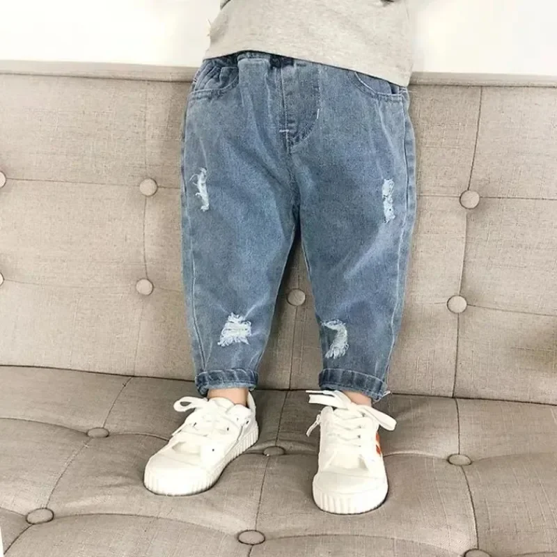 Vaqueros rasgados sueltos de niño estilo coreano primavera-otoño