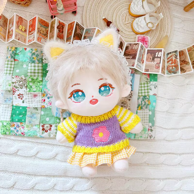 Traje completo de peluche para muñeca
